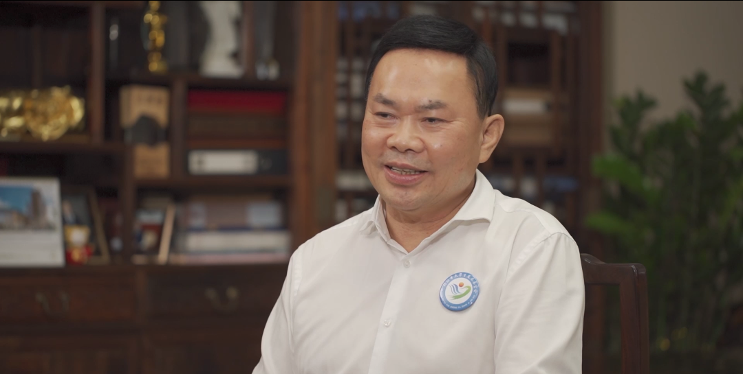 公益的力量丨乐竞网页版董事长庄重：慕贤思齐，大山儒商丹心为公益