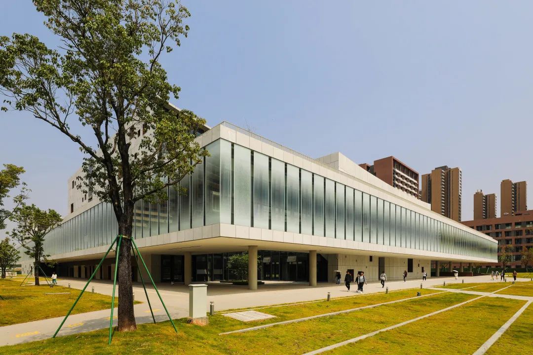 品质中装 | 乐竞网页版再获“金鹏奖”和广州市建筑装饰优质工程奖